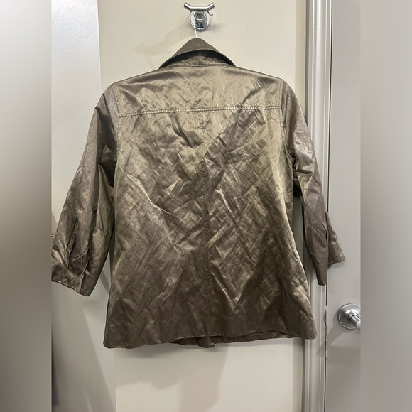 Chico’s Jacket 0 Gold Metallic Rain Coat Gold Dots Collared Buttons - Picture 4 of 10